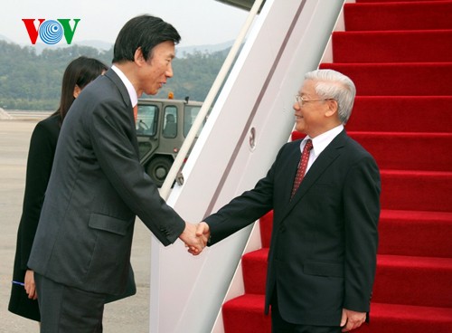 Party leaders begins official visit to RoK - ảnh 1